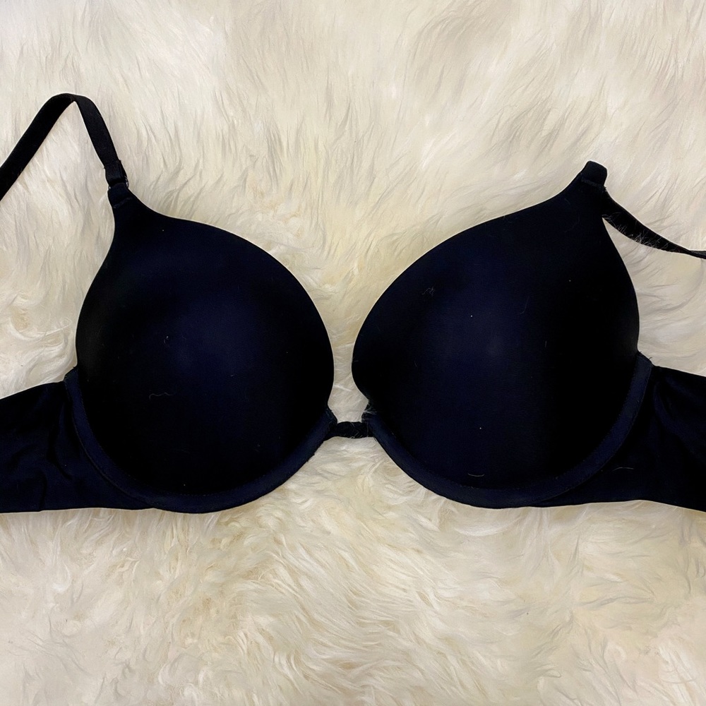 Victoria’s Secret Simple Black Padded Bra